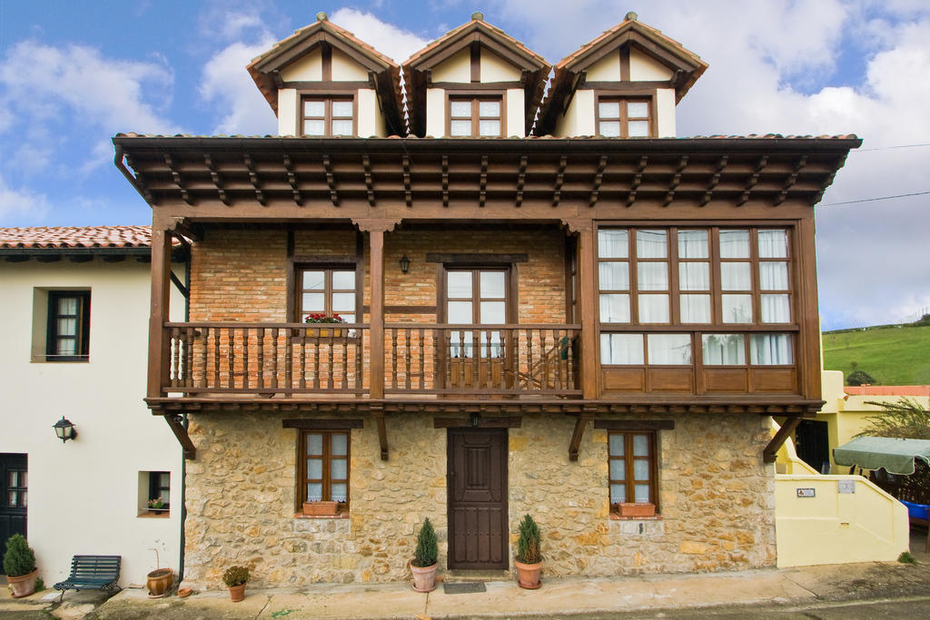 شقة Vivienda Casa Luisa كوميلاس الغرفة الصورة