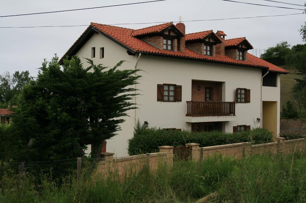 شقة Vivienda Casa Luisa كوميلاس الغرفة الصورة